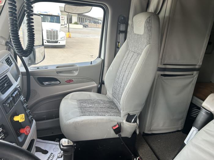 2018 Peterbilt 579-25