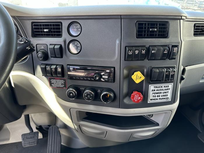 2020 Peterbilt 579-26