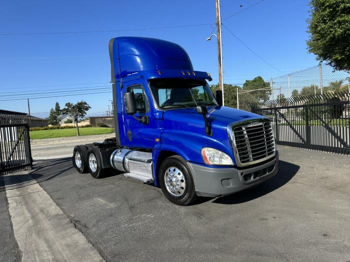 2017 Freightliner Cascadia-14