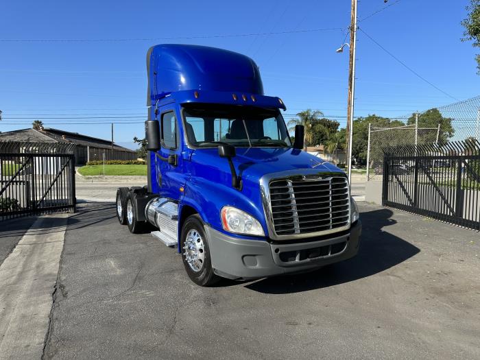 2017 Freightliner Cascadia-15