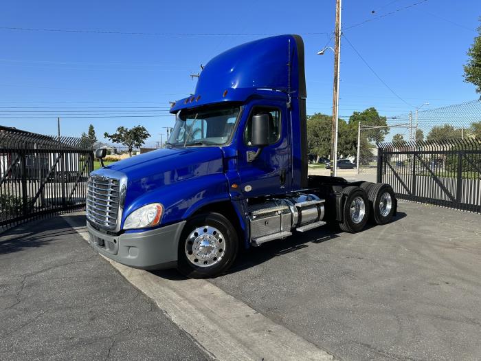 2017 Freightliner Cascadia-24