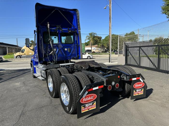 2017 Freightliner Cascadia-36
