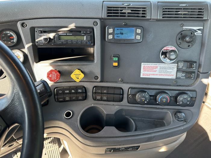 2017 Freightliner Cascadia-62
