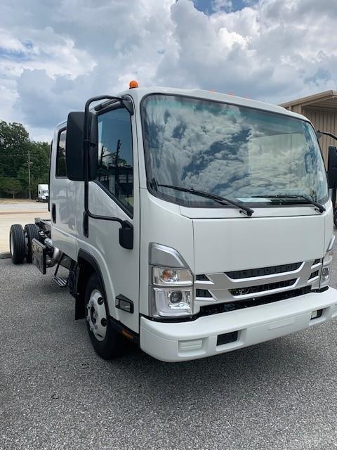 2024 Isuzu NPR-HD-1