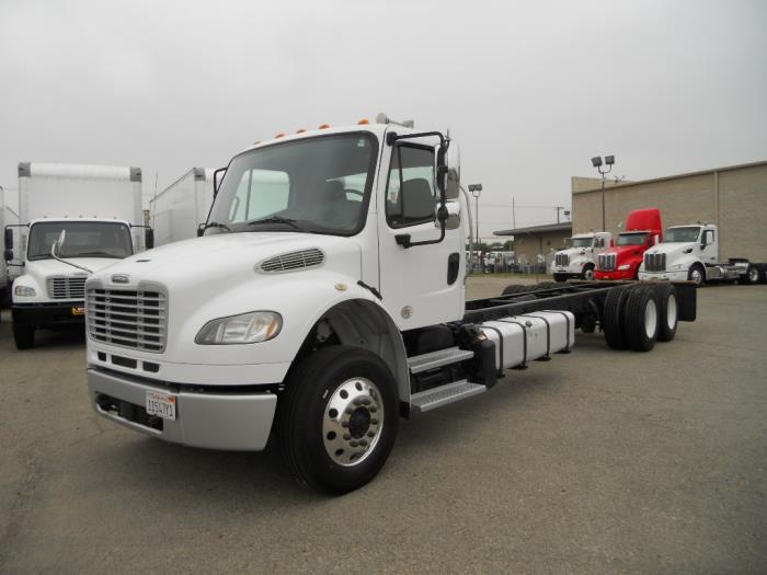 2016 Freightliner Business Class M2 106-1