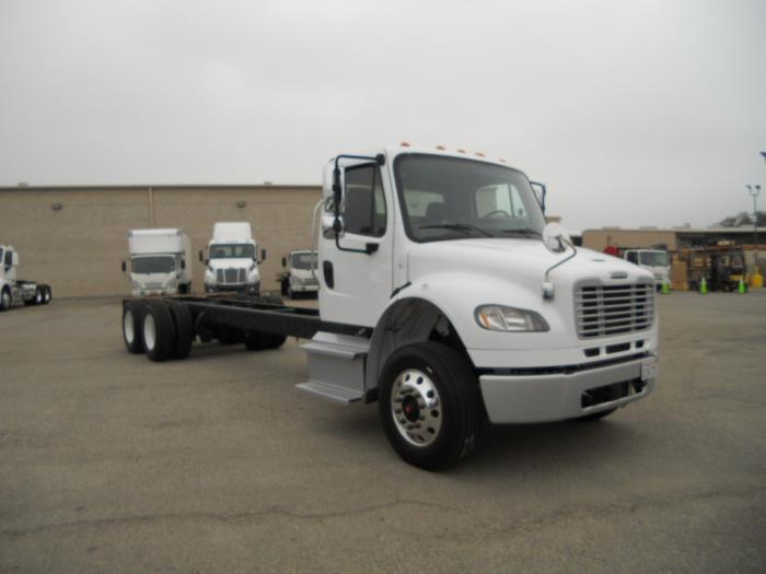 2016 Freightliner Business Class M2 106-2