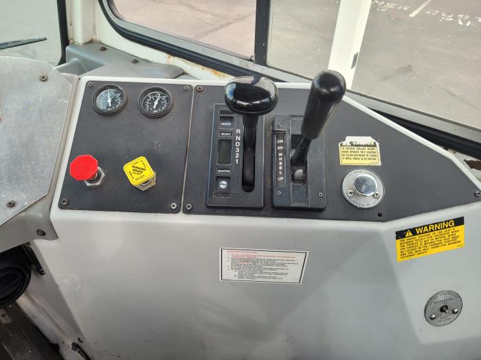 2011 Kalmar Ottawa 4X2 DOT-12