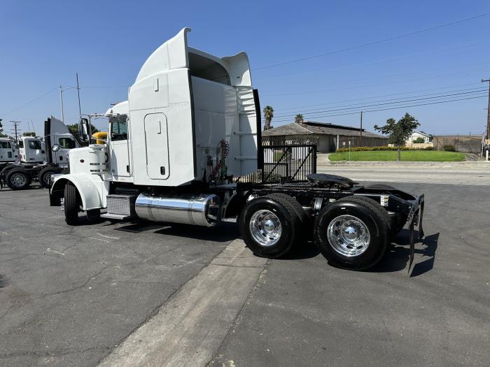 2016 Peterbilt 389-24