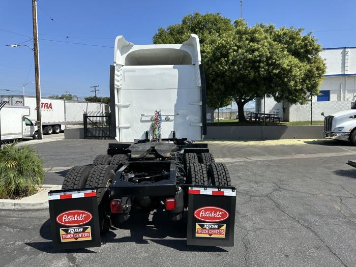 2016 Peterbilt 389-40