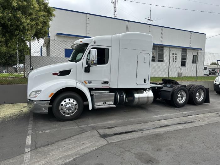 2016 Peterbilt 579-8