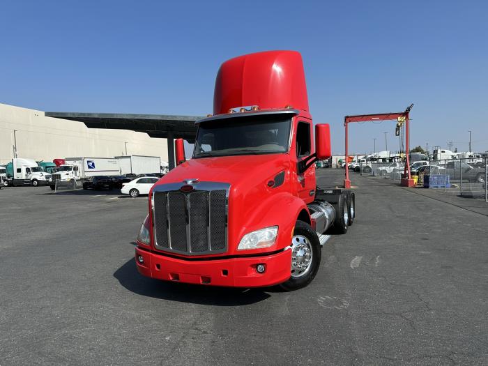 2017 Peterbilt 579-2