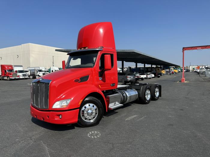 2017 Peterbilt 579-9