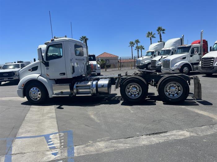 2020 Peterbilt 579-8