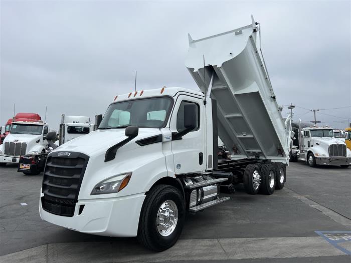 2019 Freightliner Cascadia-25