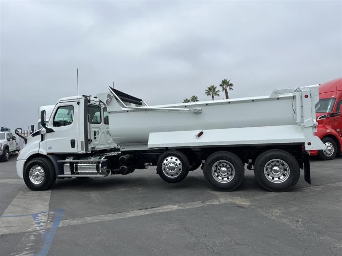 2019 Freightliner Cascadia-22