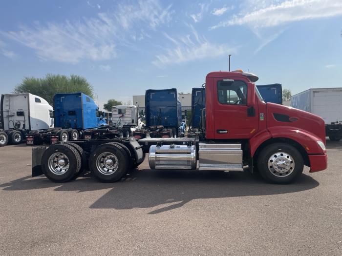 2017 Peterbilt 579-6