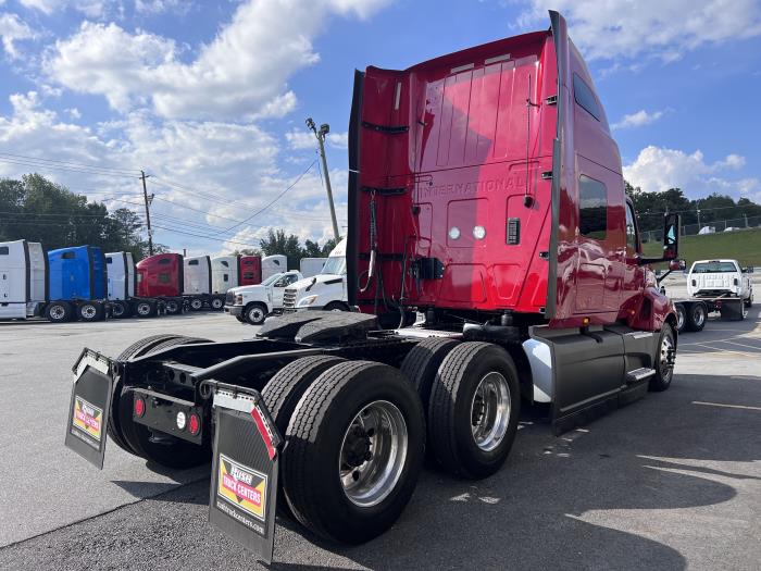 2022 International LT625-6