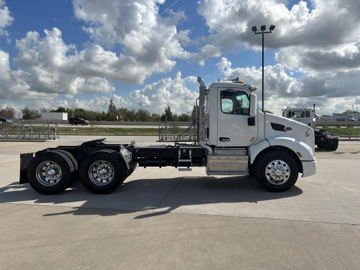 2015 Peterbilt 579-6