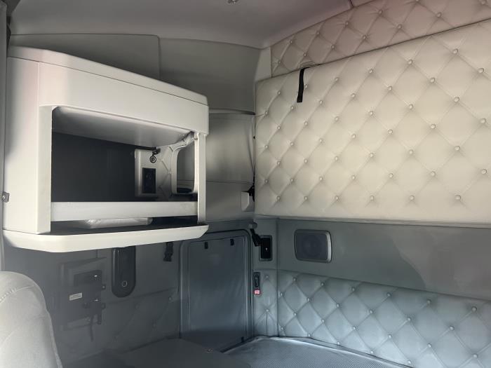 2020 Kenworth T680-2
