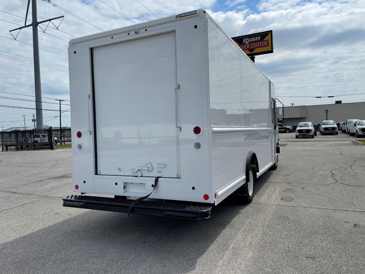 New 2022 Ford F-59 4x2, Utilimaster P1000 Step Van / Walk-in for sale #1448107 - photo 4