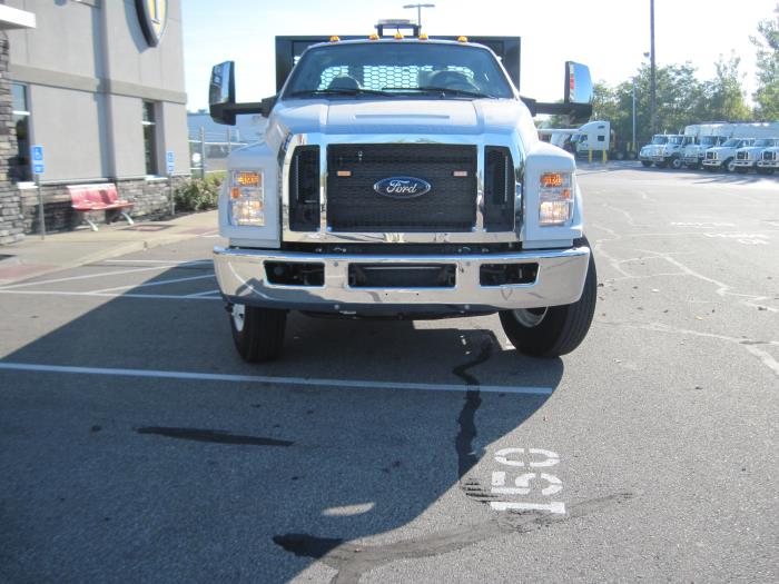 2024 Ford F-750-4