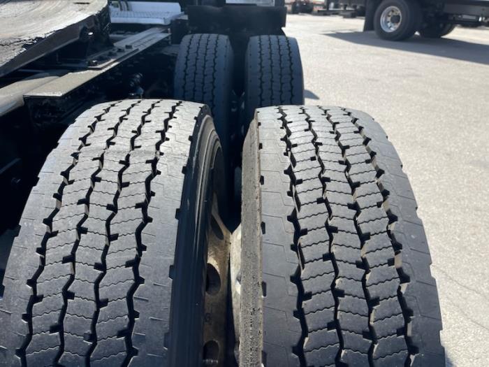 2020 Peterbilt 579-9