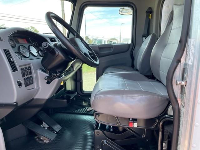 2017 Peterbilt 330-16