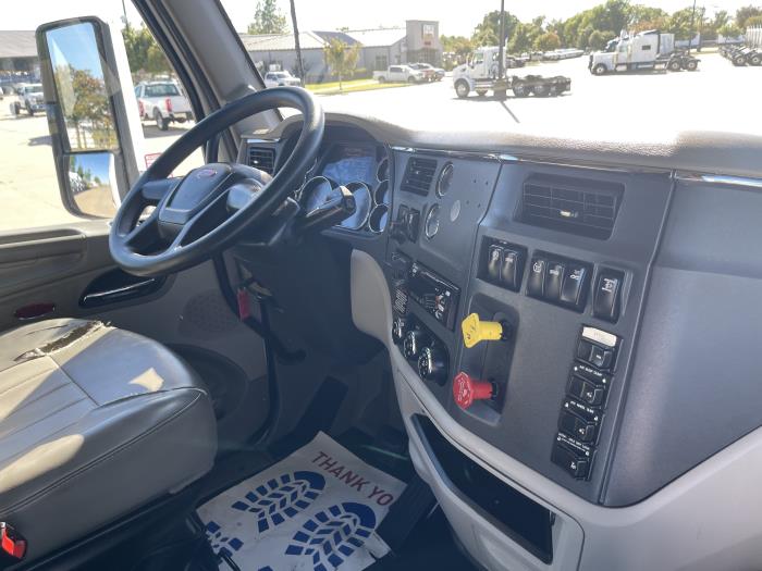 2019 Peterbilt 579-18