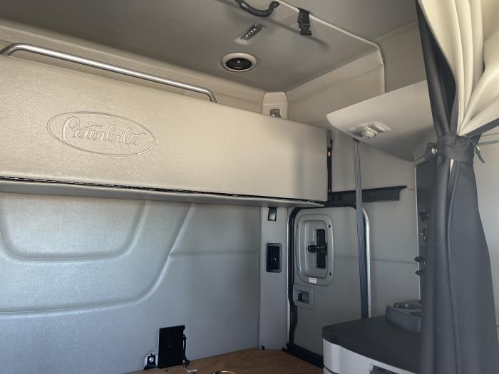 2019 Peterbilt 579-21