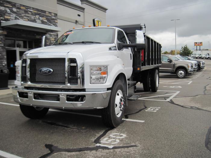2024 Ford F-750-2