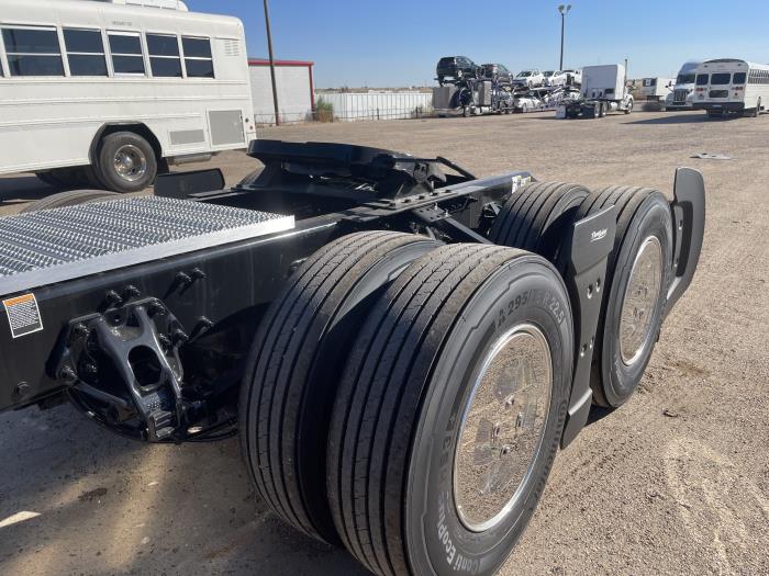 2024 Peterbilt 579-33
