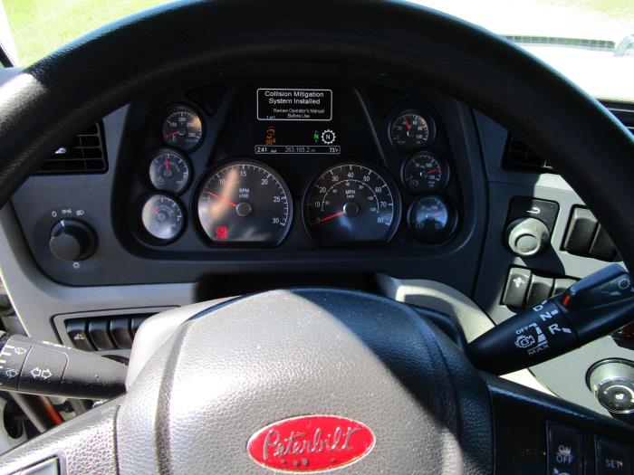 2019 Peterbilt 579-23