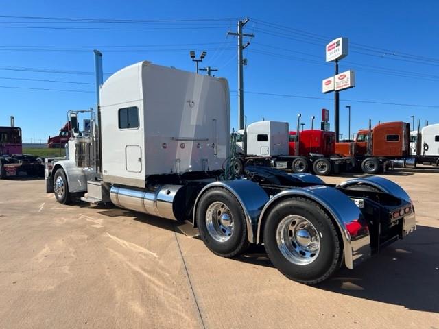 2024 Peterbilt 389-4