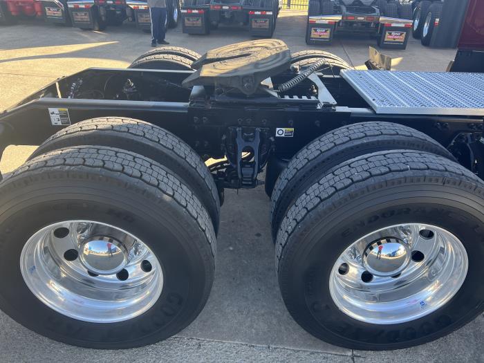 2023 Peterbilt 579-35