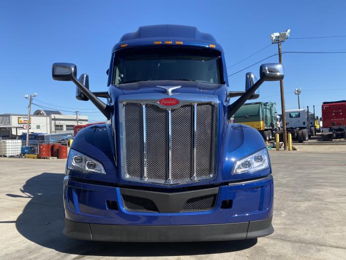 Rush Truck Centers Truck Inventory 2024 Peterbilt 579