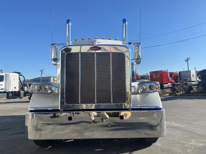 2024 Peterbilt 389-17