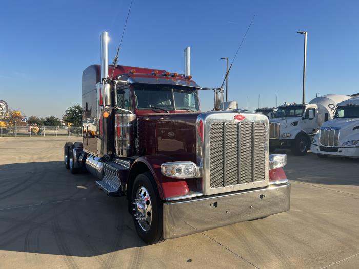 2022 Peterbilt 389-18