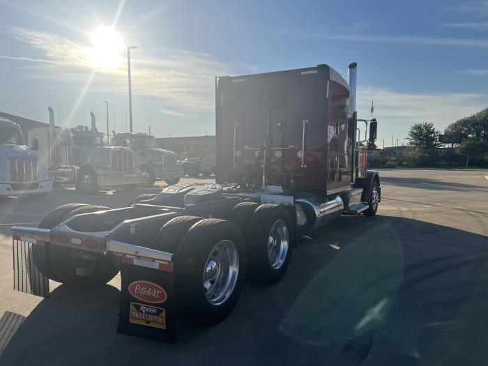 2022 Peterbilt 389-22