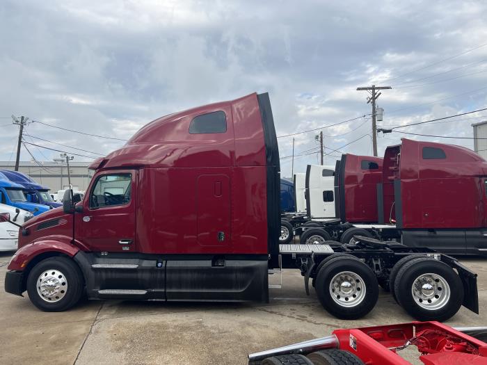 2023 Peterbilt 579-25