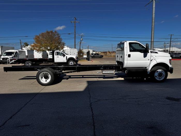 2024 Ford F-750-5