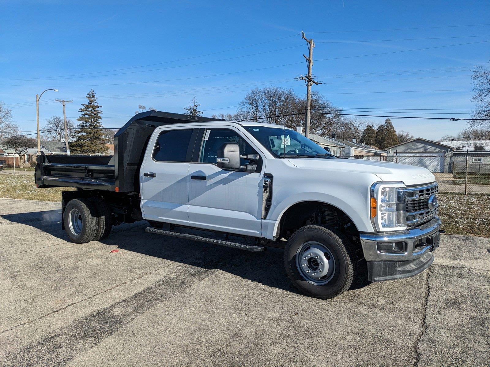 2023 Ford F-350 Crew Cab DRW 4x4, Crysteel E-Tipper Dump Truck for sale #1704912 - photo 3