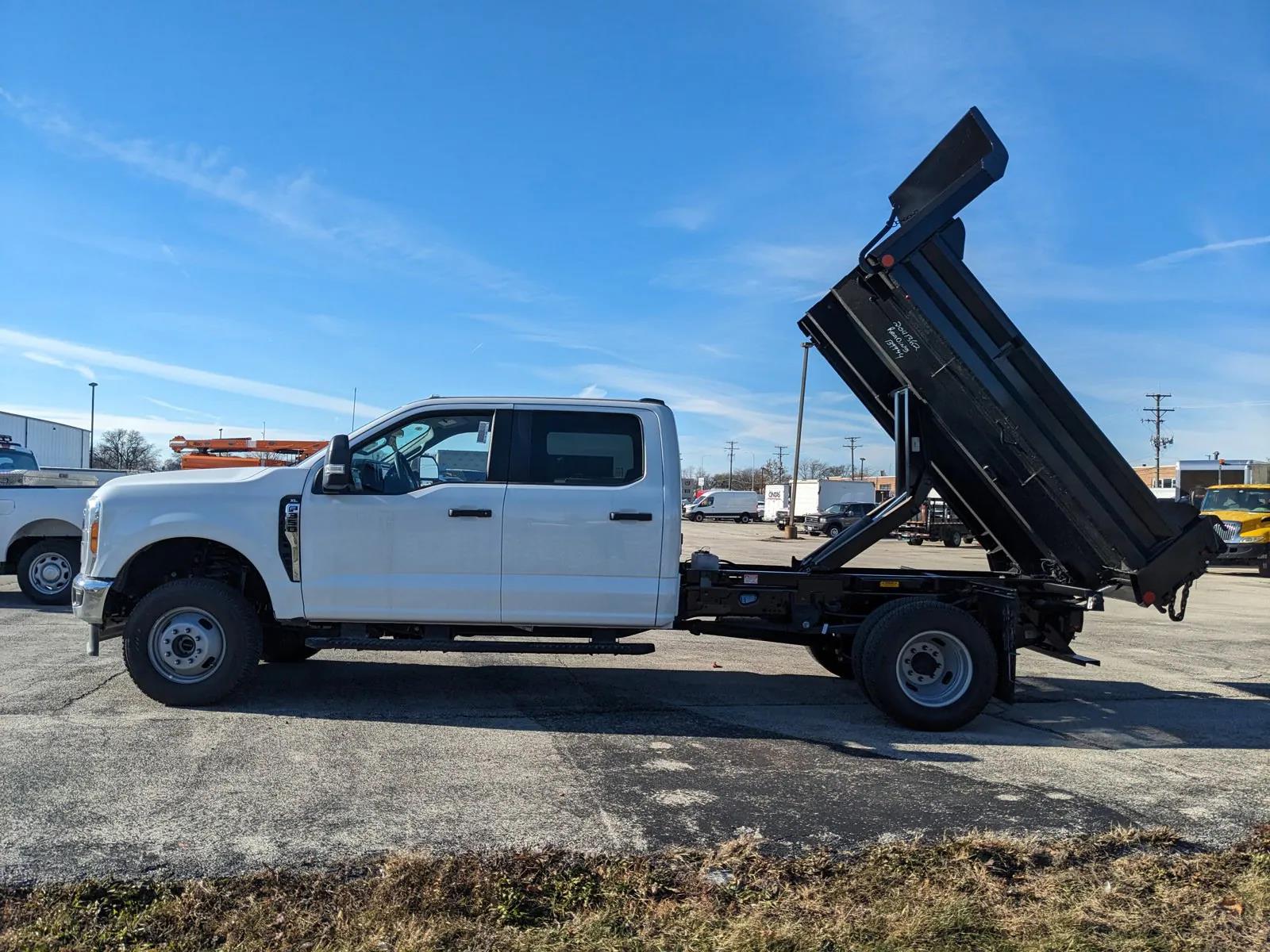 2023 Ford F-350 Crew Cab DRW 4x4, Crysteel E-Tipper Dump Truck for sale #1704912 - photo 8