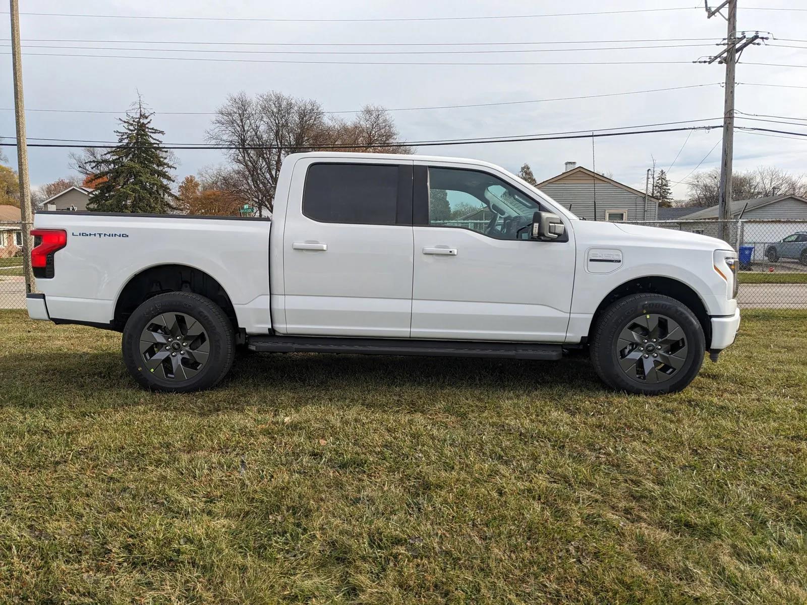 2023 Ford F-150 Lightning SuperCrew Cab AWD, Pickup for sale #1704961 - photo 4