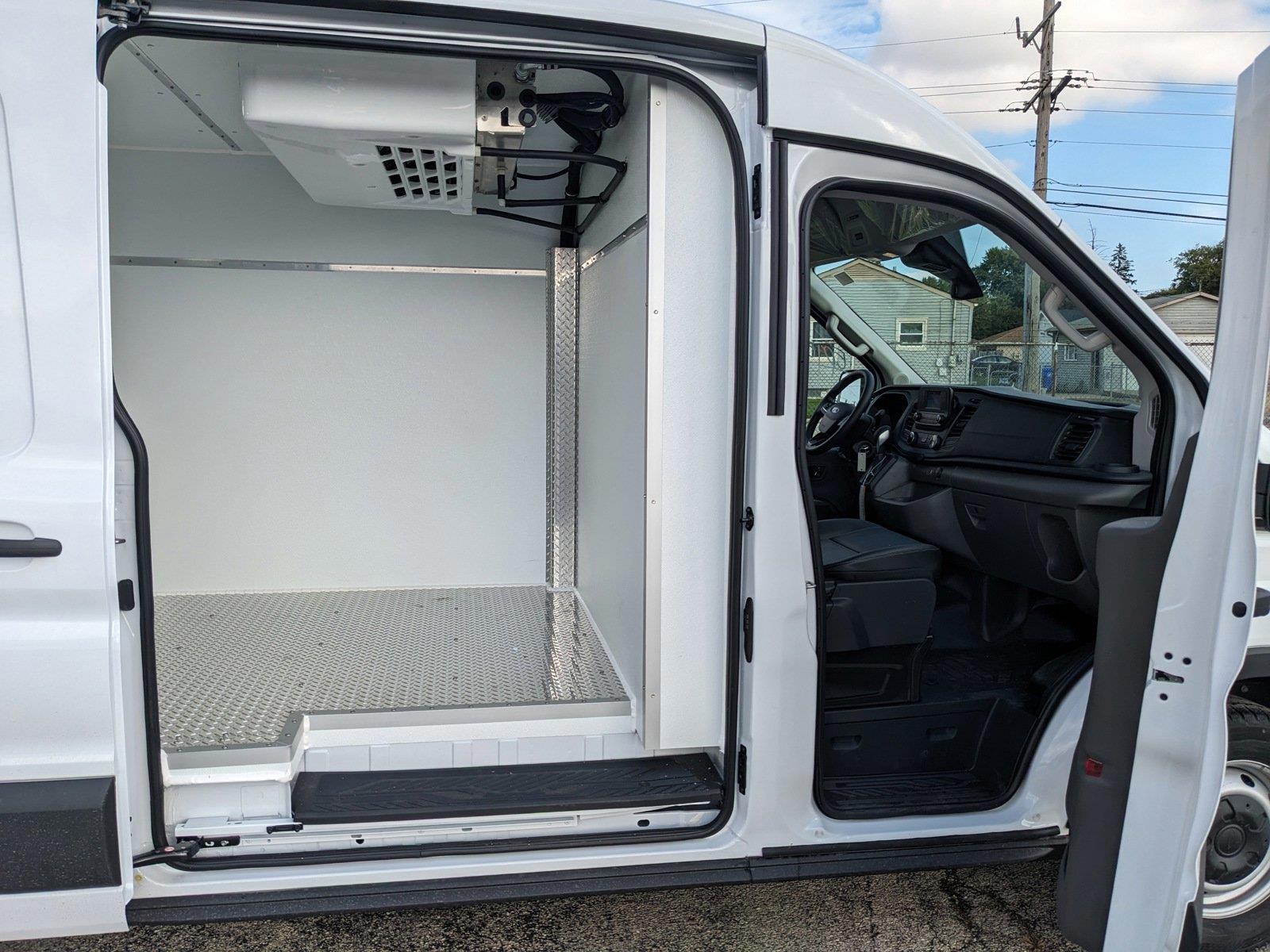 2023 Ford Transit 250 Medium Roof RWD, Refrigerated Body for sale #1704973 - photo 9