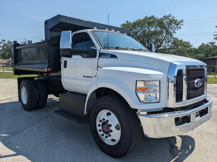 2023 Ford F-750-1