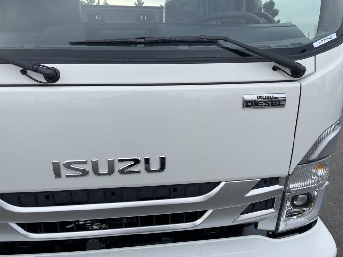 2024 Isuzu NQR-8