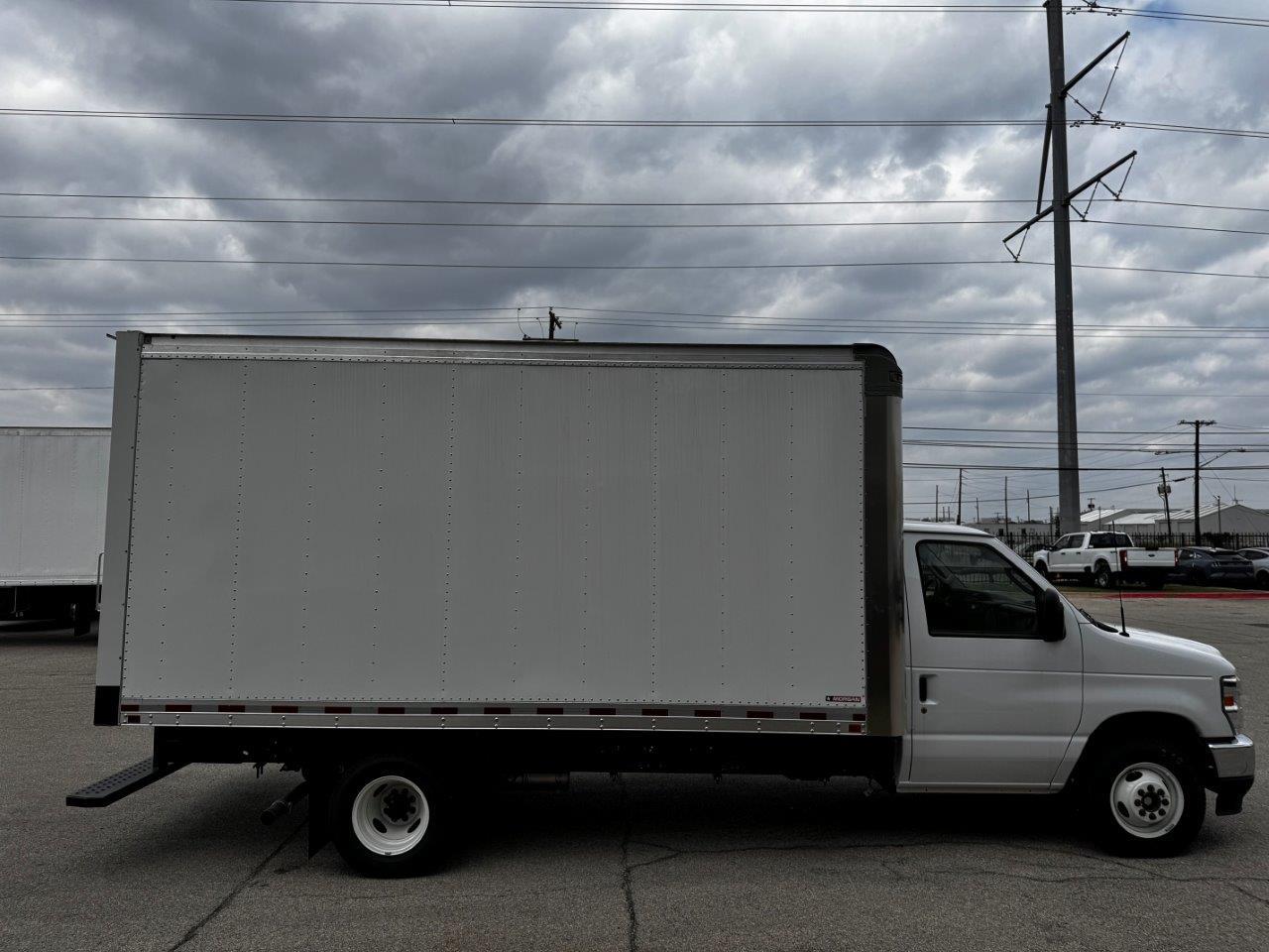 2024 Ford E-350 RWD, Morgan Truck Body Parcel Aluminum Box Van for sale #1595490 - photo 5