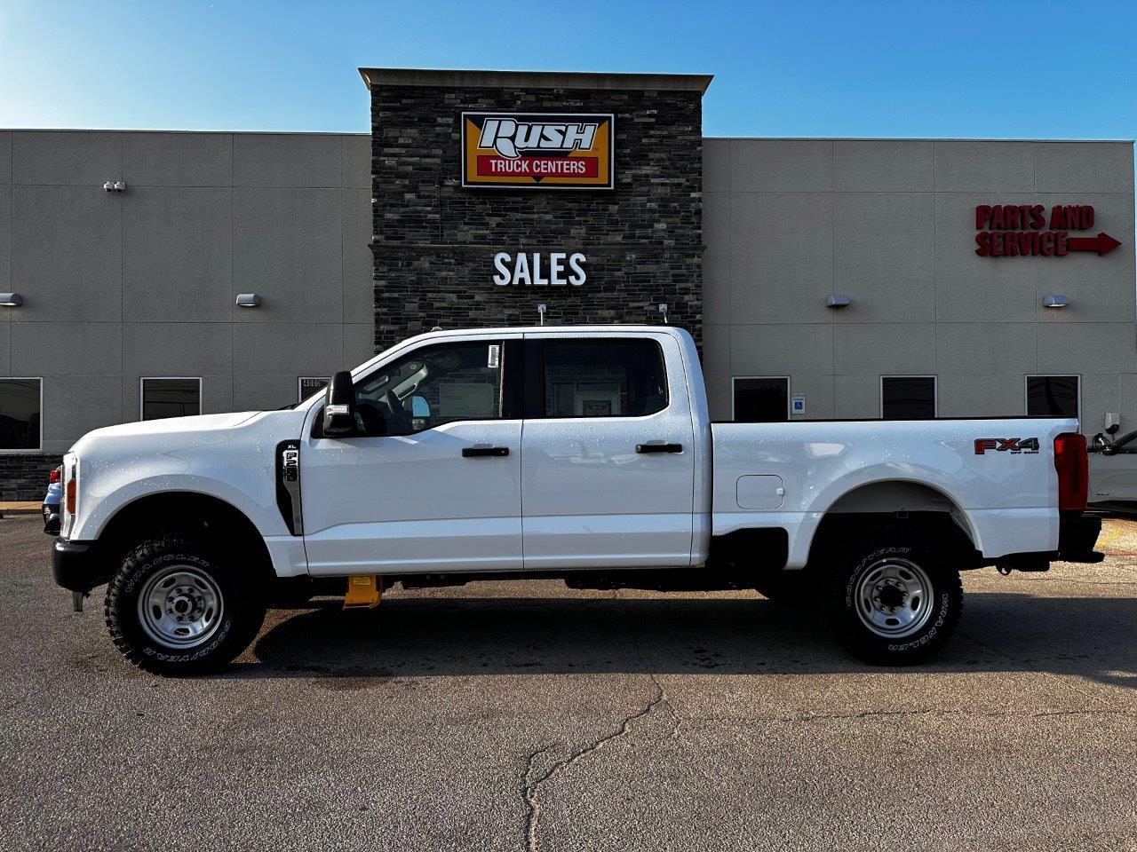 New 2023 Ford F-250 XL Crew Cab 4x4, Pickup for sale #1635434 - photo 3