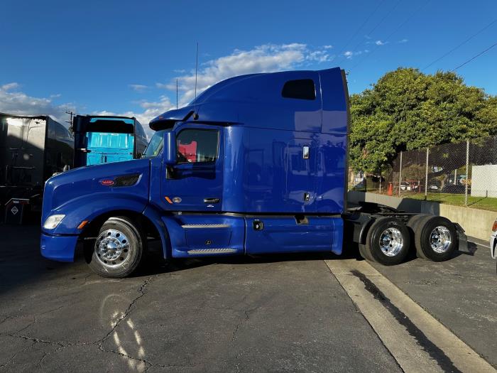 2021 Peterbilt 579-4