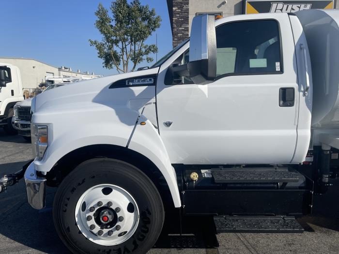 2024 Ford F-650-11